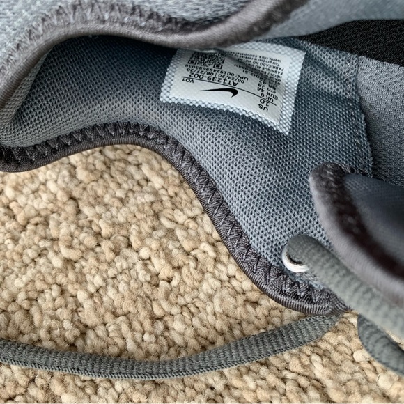 Nike Varsity Complete TR Training Athletic Shoes 10 NWOT Gray - Picture 9 of 9